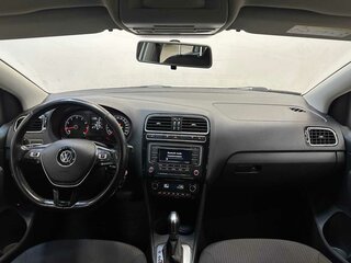 2017 Volkswagen Polo V Рестайлинг, белый, 1090000 рублей, вид 5