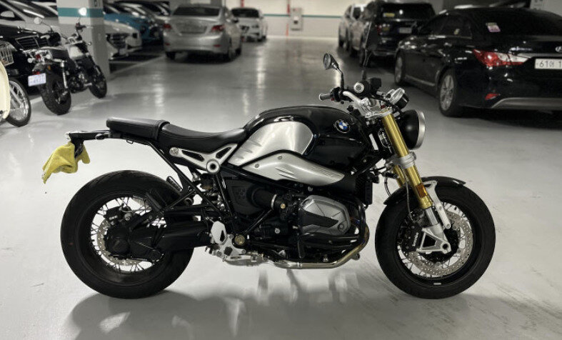 BMW R Nine T
