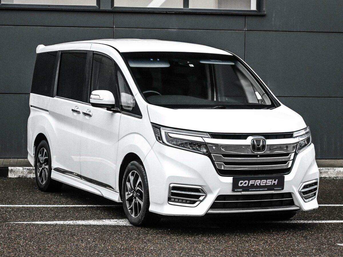 Honda Stepwgn Spada V Рестайлинг