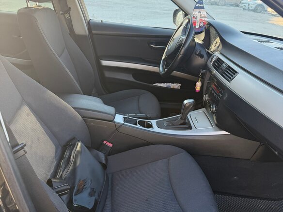 2010 BMW 3 серии 318i V (E90/E91/E92/E93) Рестайлинг, чёрный, 950000 рублей - вид 8