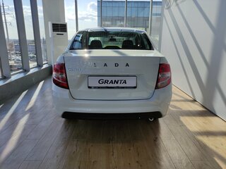2026 Lada (ВАЗ) Granta I Рестайлинг, белый, 987000 рублей, вид 5