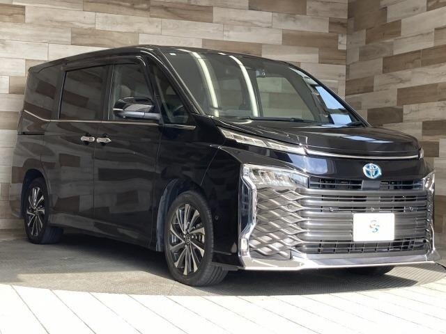 Toyota Voxy IV (R90)