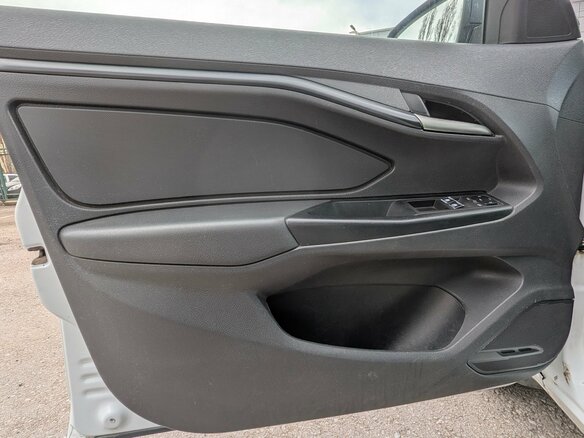 2018 Lada (ВАЗ) Vesta I, белый, 830000 рублей - вид 17