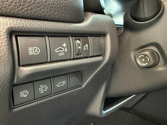 2025 Toyota Land Cruiser Prado 250 Series, белый, 13300000 рублей - вид 9