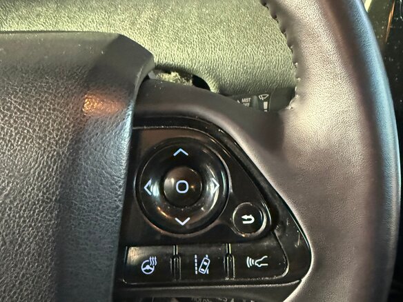 2019 Toyota Prius IV Рестайлинг (XW50), синий, 2600000 рублей - вид 13