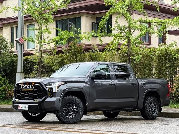 Toyota Tundra Double Cab III