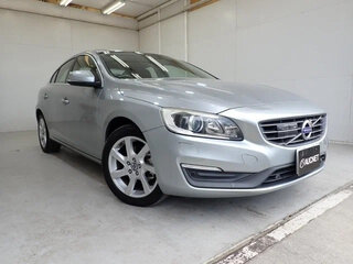 2017 Volvo S60 II Рестайлинг, серебристый, 1110000 рублей, вид 1