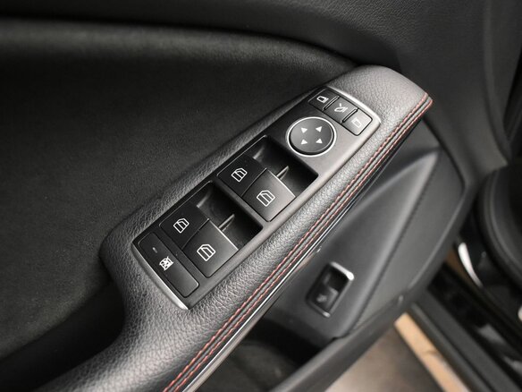 2017 Mercedes-Benz GLA 200 I (X156) Рестайлинг, чёрный, 2075000 рублей - вид 12