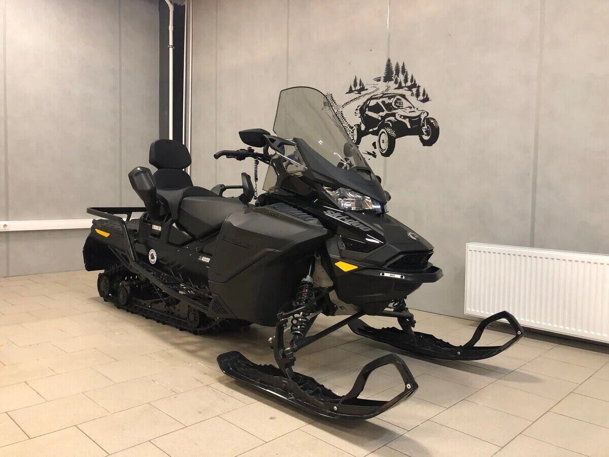 BRP Ski-Doo Expedition 900