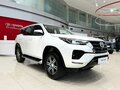 2023 Toyota Fortuner II Рестайлинг, белый, 7500000 рублей - вид 2