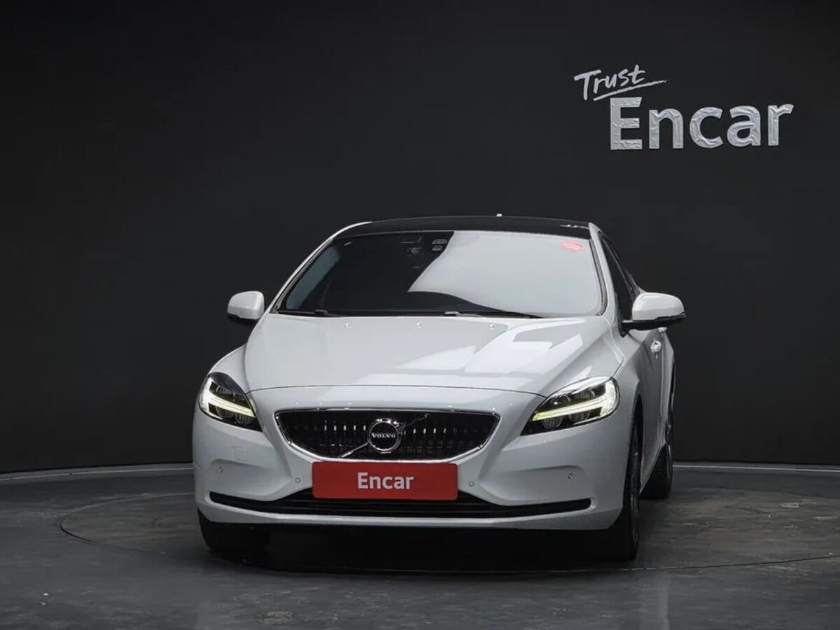 Volvo V40 II Рестайлинг