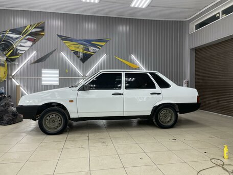 Купить б/у Lada (ВАЗ) 21099 1990-2011 1.5 MT (70 л.с.) бензин