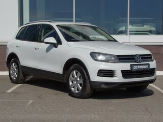 2012 Volkswagen Touareg II, белый, 1580000 рублей, вид 1