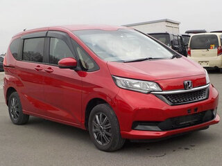 2021 Honda Freed II Рестайлинг, красный, 1250000 рублей, вид 1