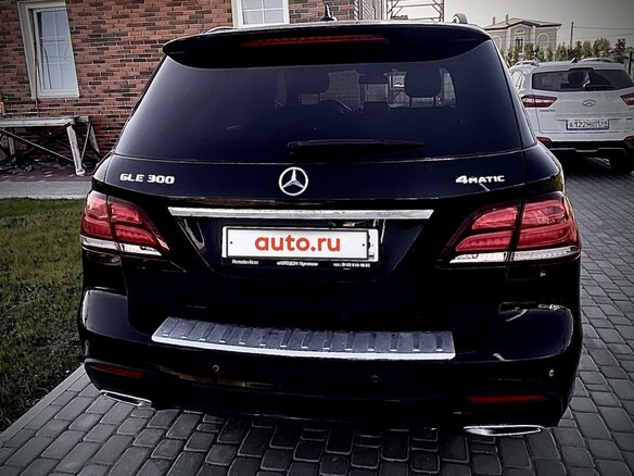 2017 Mercedes-Benz GLE 300 I (W166), чёрный, 3800000 рублей - вид 3