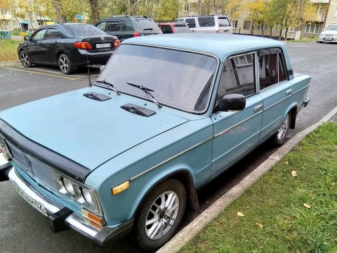 Серо голубой цвет машины