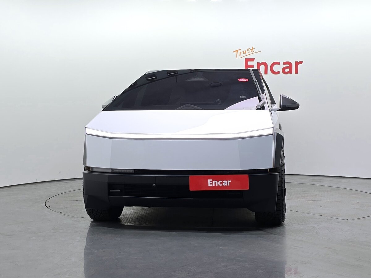 Tesla Cybertruck All-wheel Drive