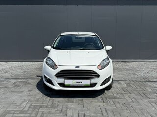 2015 Ford Fiesta Mk6 Рестайлинг, белый, 825000 рублей, вид 3