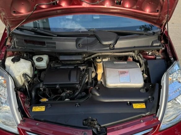2005 Toyota Prius II Рестайлинг (XW20), красный, 630000 рублей - вид 8