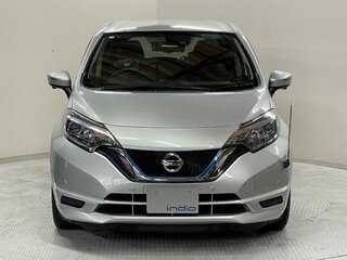 2020 Nissan Note II Рестайлинг, серебристый, 810007 рублей, вид 2