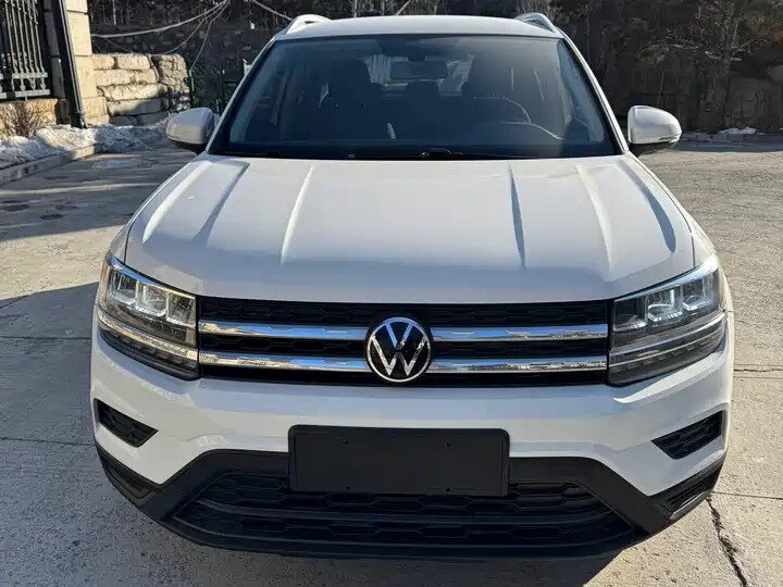 Volkswagen Tharu I