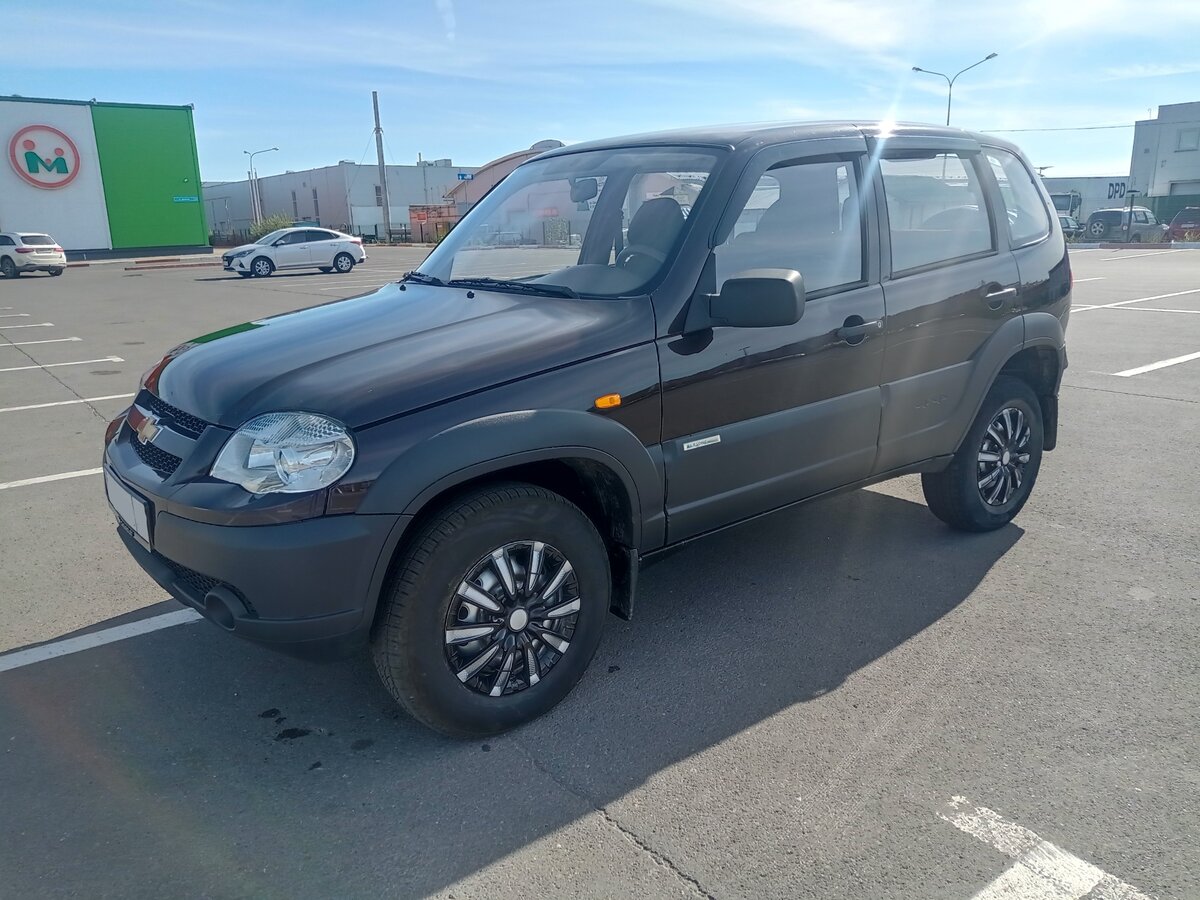 Нива Шевроле фиолетовая