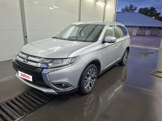 2015 Mitsubishi Outlander III Рестайлинг 2, серебристый, 1850000 рублей, вид 1