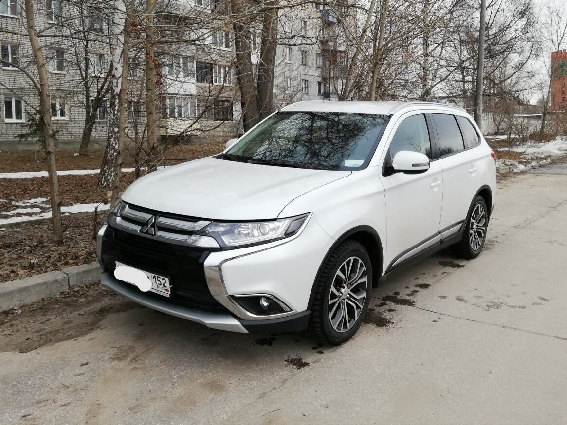 Купить б/у Mitsubishi Outlander III Рестайлинг 2 2.4 CVT