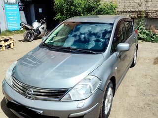 2011 Nissan Tiida I Рестайлинг, серый, 900000 рублей, вид 1