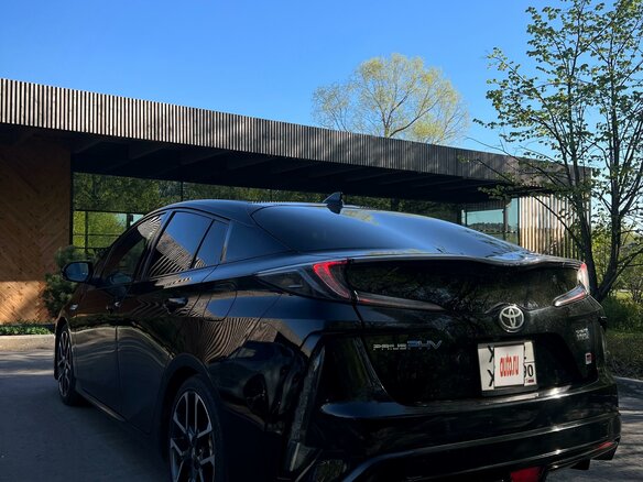 2017 Toyota Prius PHV ZVW52 IV (XW50), чёрный, 2250000 рублей - вид 7