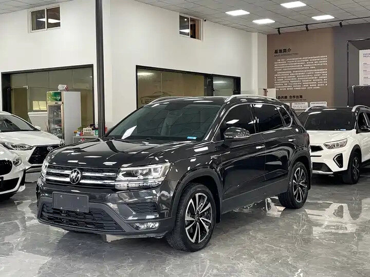 Volkswagen Tharu I