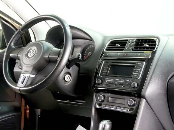 2014 Volkswagen Polo V, коричневый - вид 5