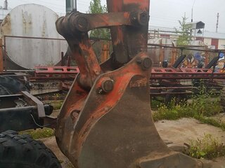 2006 Hitachi Гусеничные, красный, 4000000 рублей, вид 1