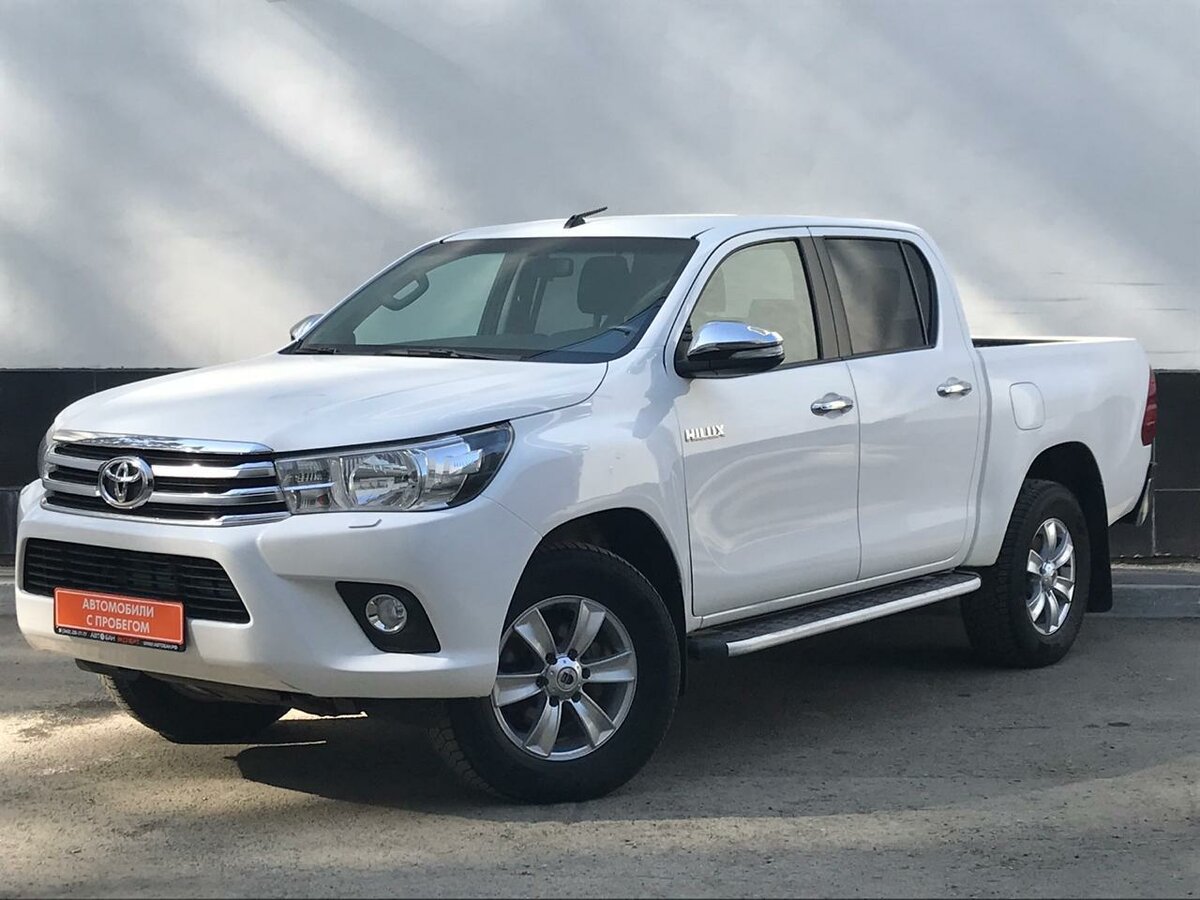 Смотрите, какая машина: Toyota Hilux VIII 2015 года на Авто.ру! 