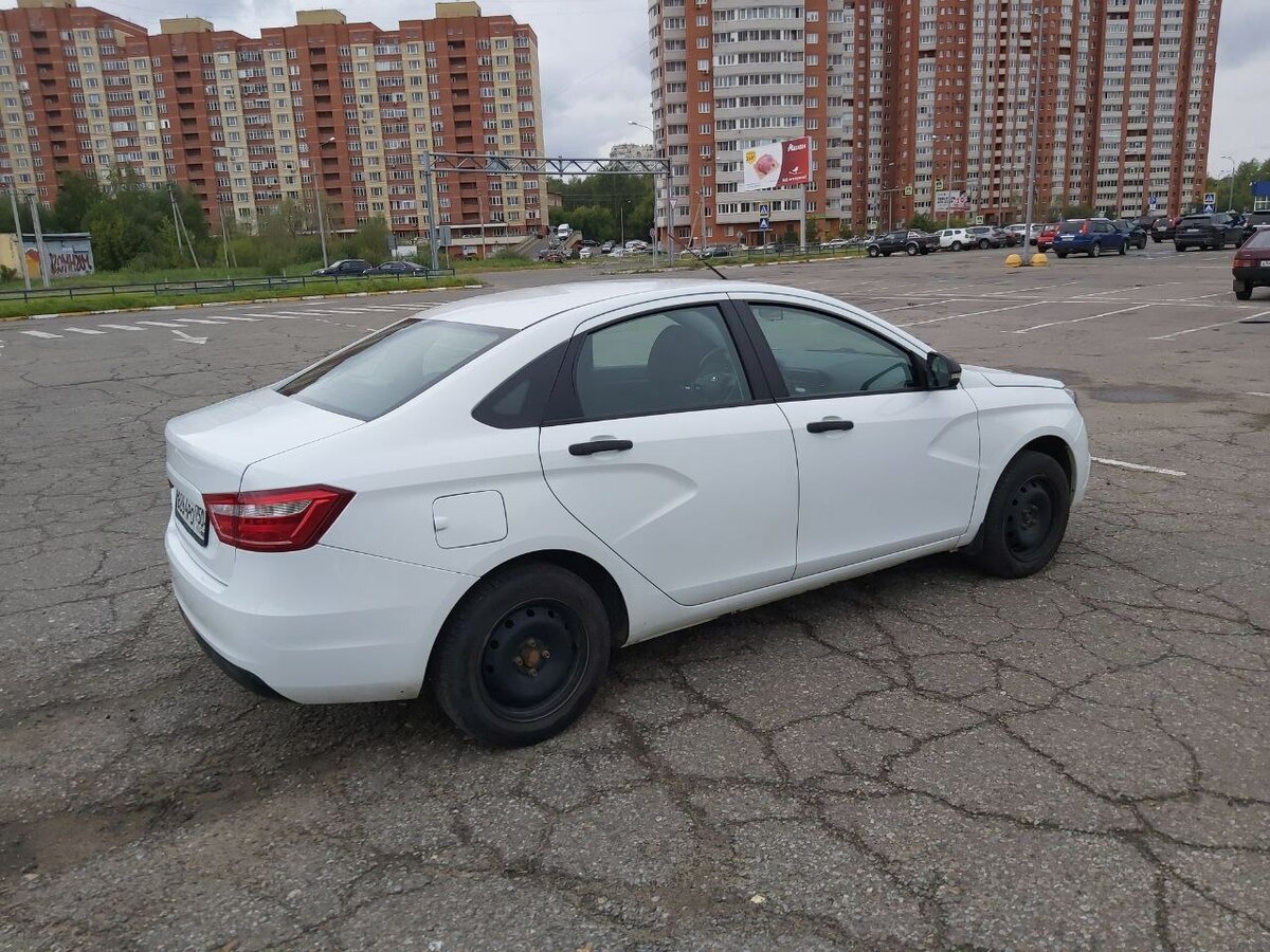 Lada Vesta 2017 белая
