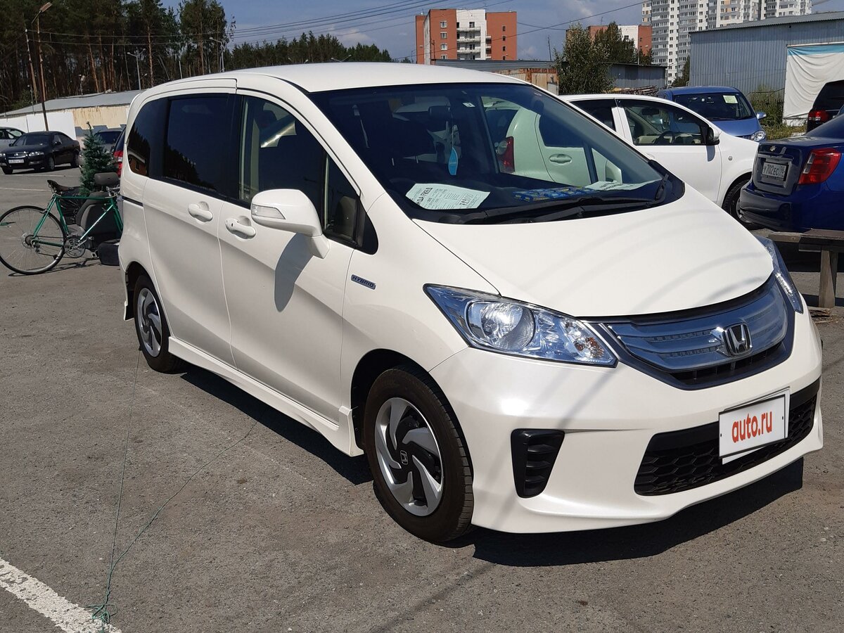 Купить б/у Honda Freed I Рестайлинг Spike 1.5hyb CVT (88 л.с.) гибрид ...
