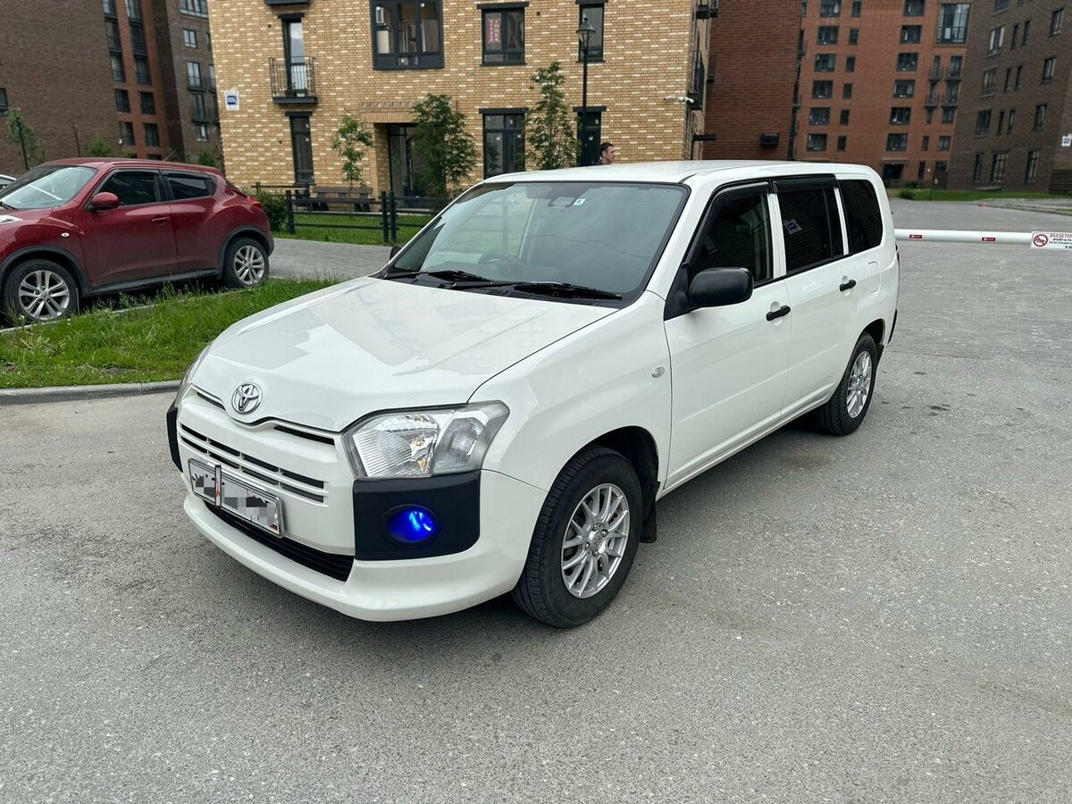 Купить б/у Toyota Succeed I Рестайлинг 1.5 CVT (109 л.с.) бензин ...
