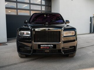 2023 Rolls-Royce Cullinan Black Badge I (Series I), чёрный, 36990000 рублей, вид 1