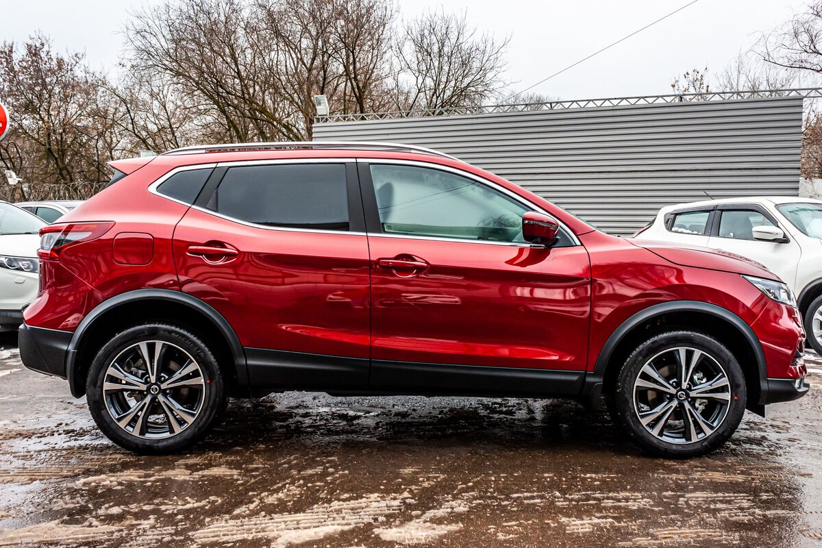 Nissan qashqai красный