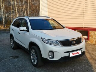 2017 Kia Sorento II Рестайлинг, белый, 1810000 рублей, вид 1