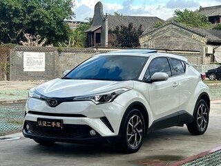 2021 Toyota C-HR I Рестайлинг, белый, 1550000 рублей, вид 1