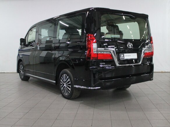 2022 Toyota Granvia II, чёрный - вид 6