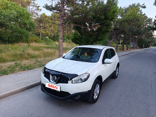 2010 Nissan Qashqai I Рестайлинг, белый, 950000 рублей, вид 1