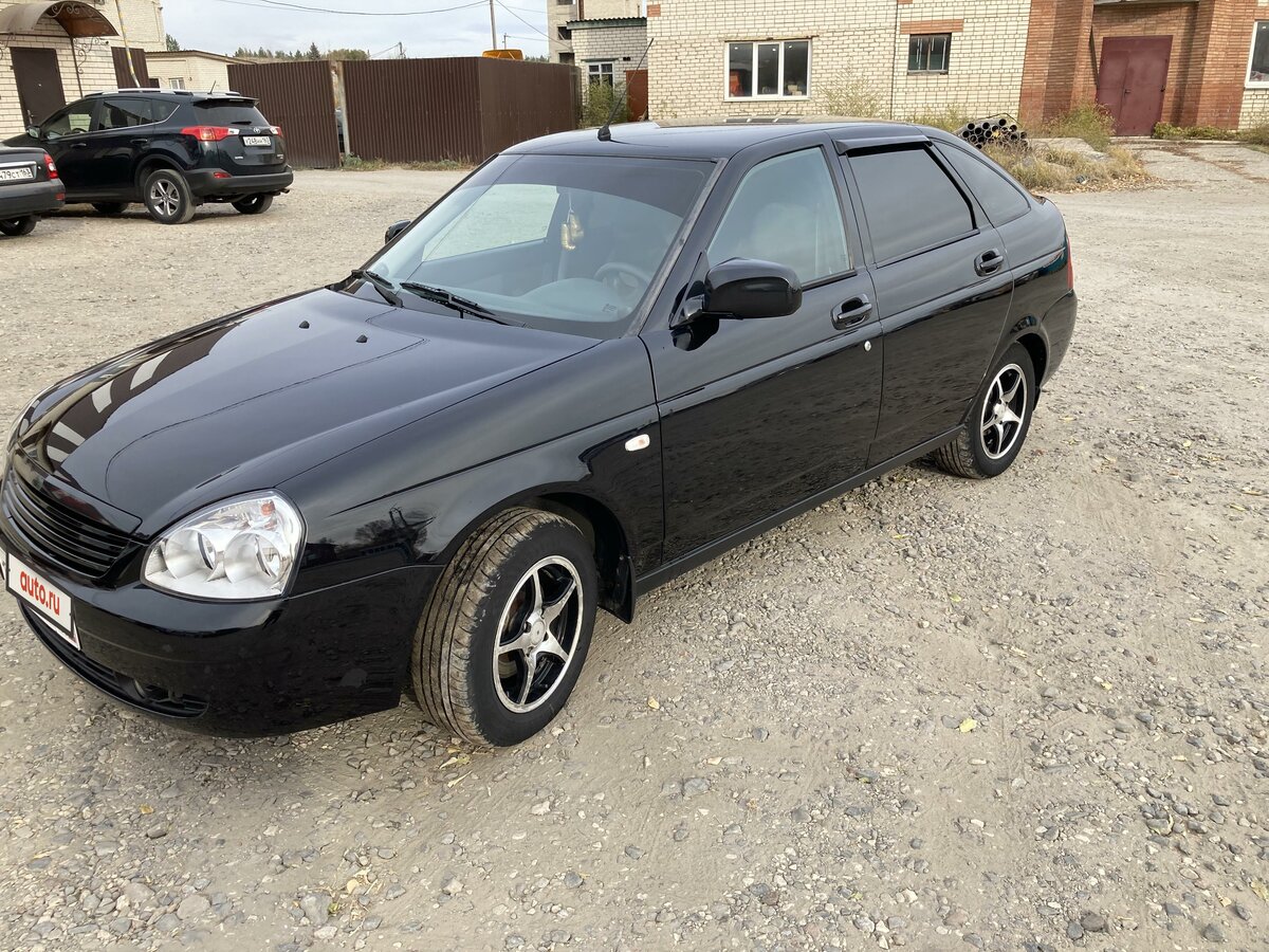 Приора черная 124