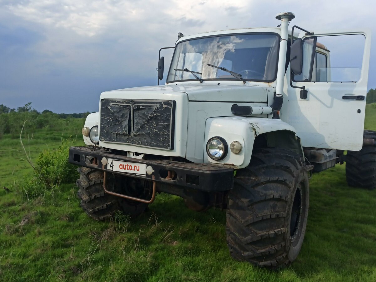 Купить б/у ГАЗ 3325 Егерь II дизель механика в Туринской Слободе: белый ...