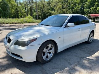 2005 BMW 5 серии 530i V (E60/E61), белый, 850000 рублей, вид 1