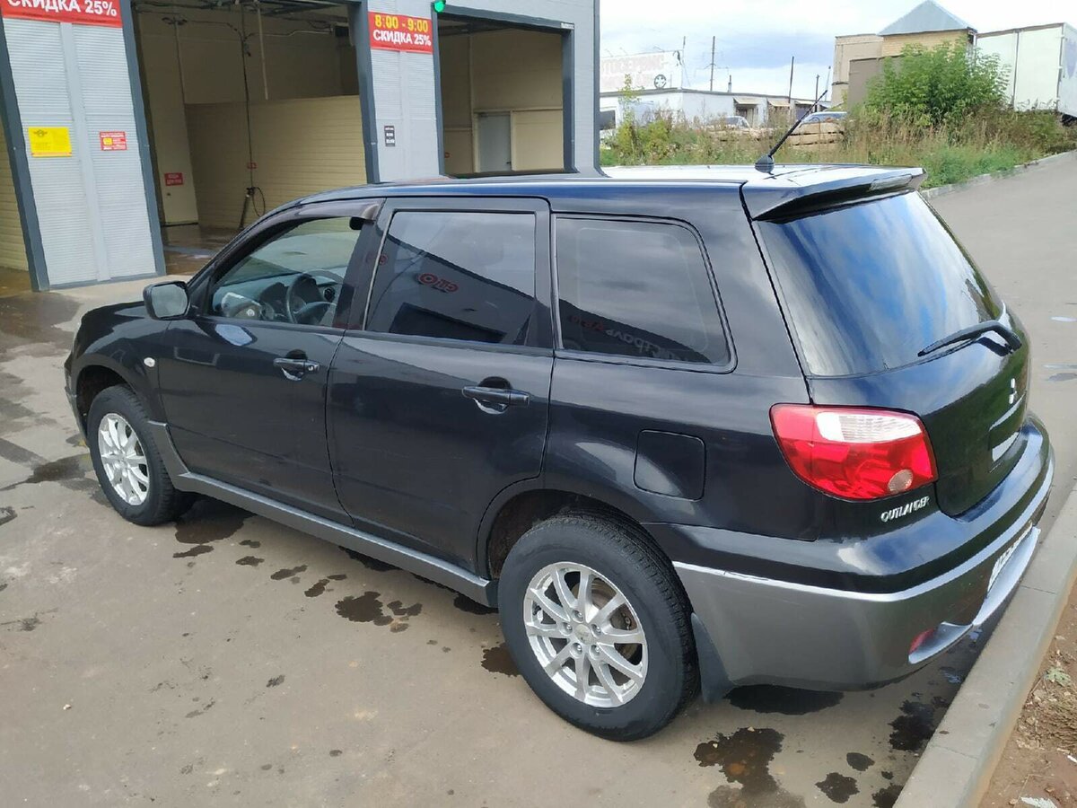 Купить б/у Mitsubishi Outlander I 2.0 MT (136 л.с.) 4WD