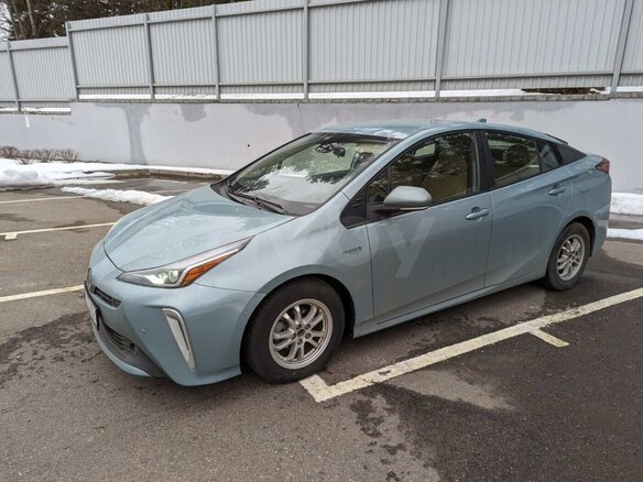 2021 Toyota Prius IV Рестайлинг (XW50), голубой, 1972184 рублей