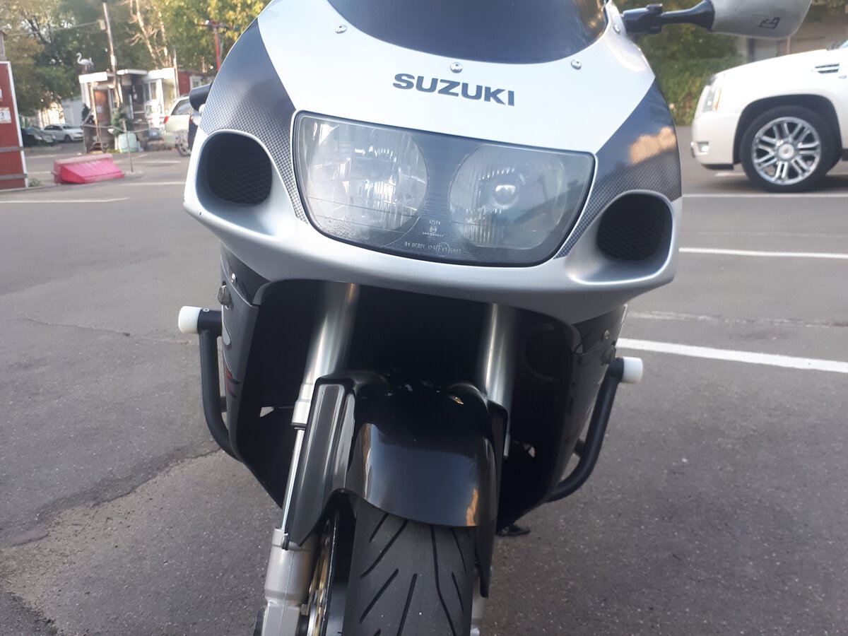 Suzuki GSXR 750 С„РёРѕР»РµС‚РѕРІС‹Р№