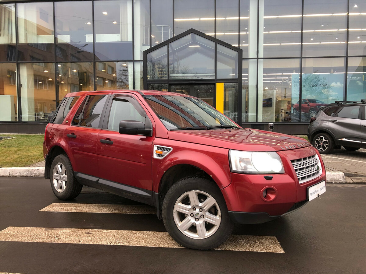 Land Rover Freelander 2 красный